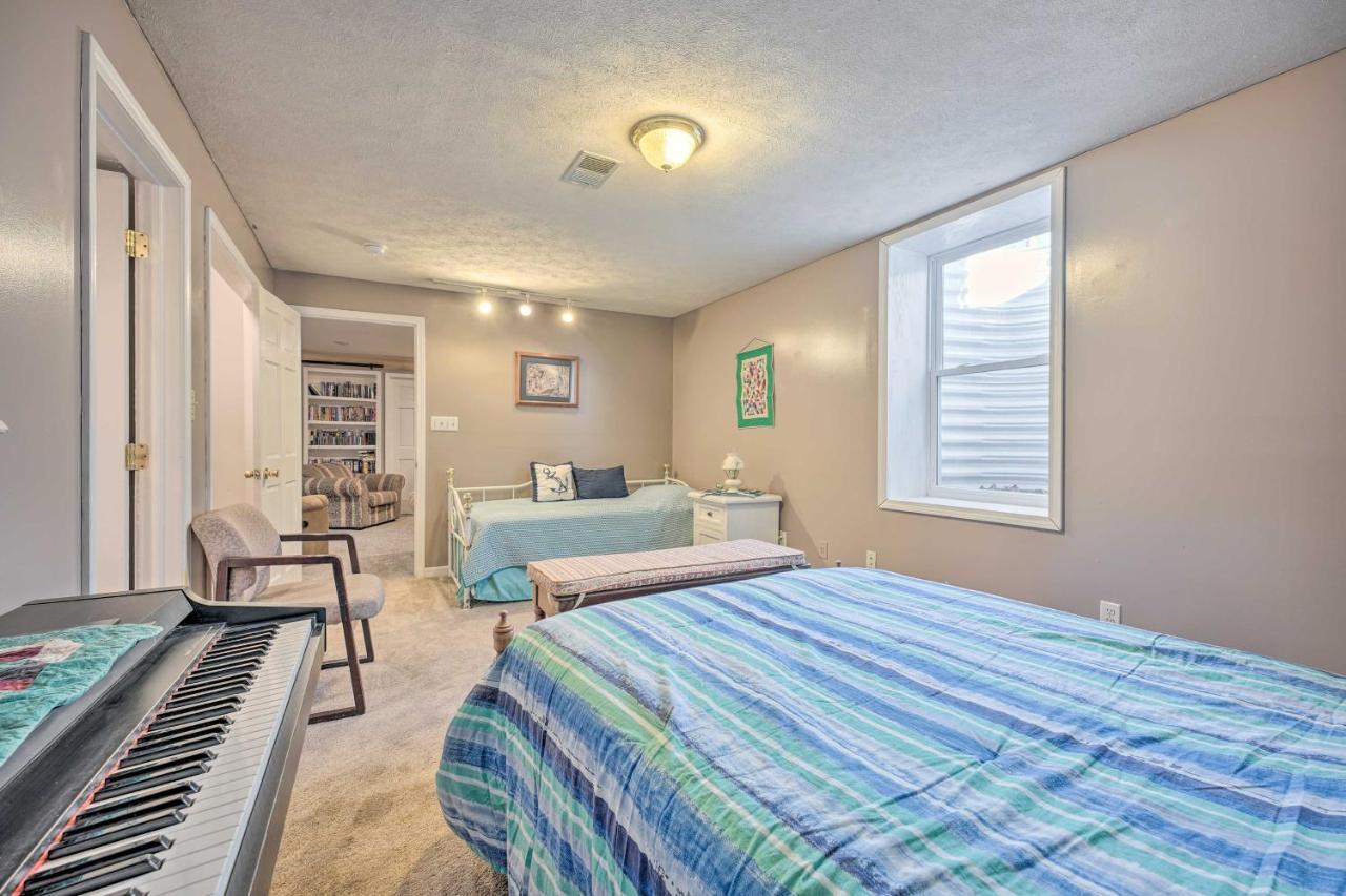 Lovely 3- Bedroom Apartment With Street Parking. ゴーシェン エクステリア 写真